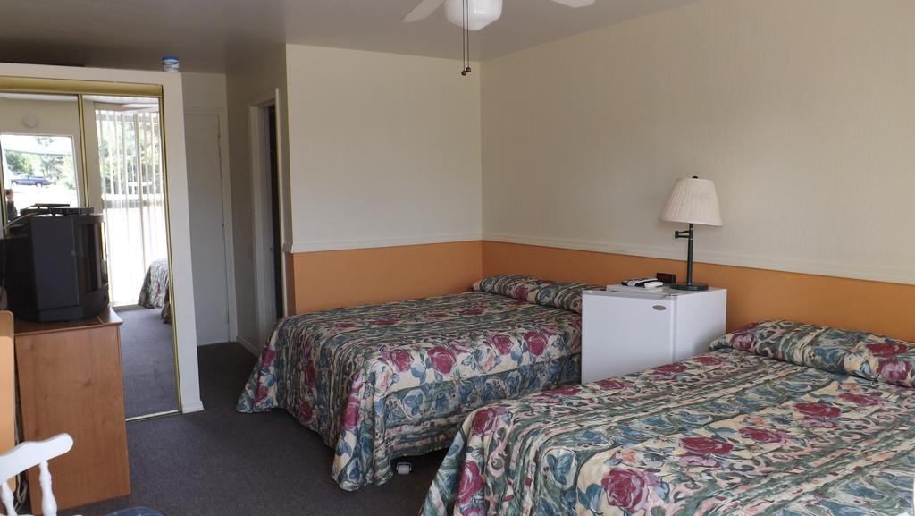 Bull Shoals Twin Lakes Inn الغرفة الصورة