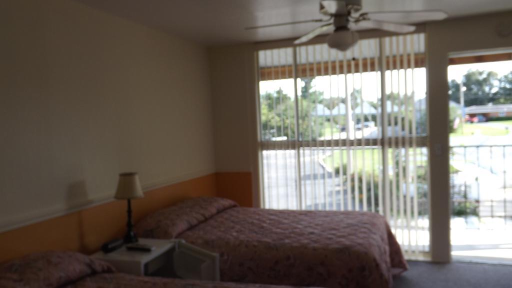 Bull Shoals Twin Lakes Inn الغرفة الصورة