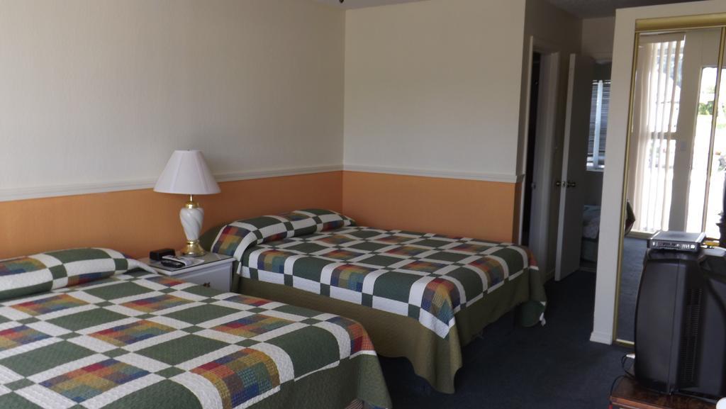 Bull Shoals Twin Lakes Inn الغرفة الصورة